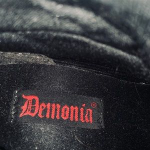 demonia white camel 311